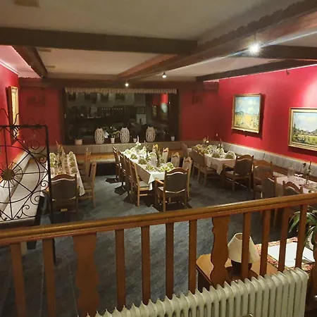 Kuenstlerhaus Lenz Couette-café Gladenbach