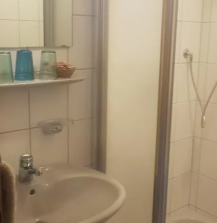 Kuenstlerhaus Lenz 3*